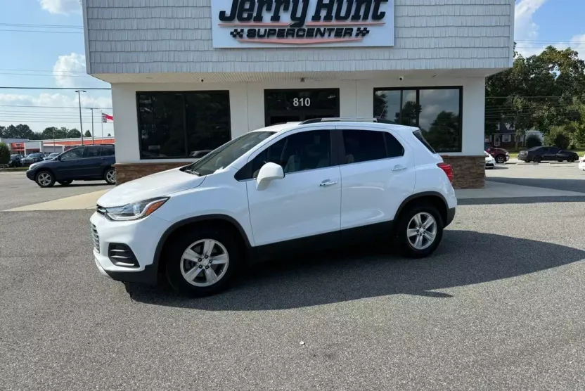 2020 Chevrolet Trax LT photo 1