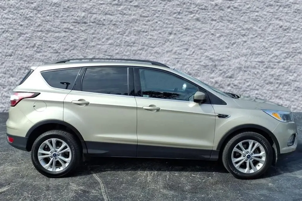 2018 Ford Escape SE photo 1