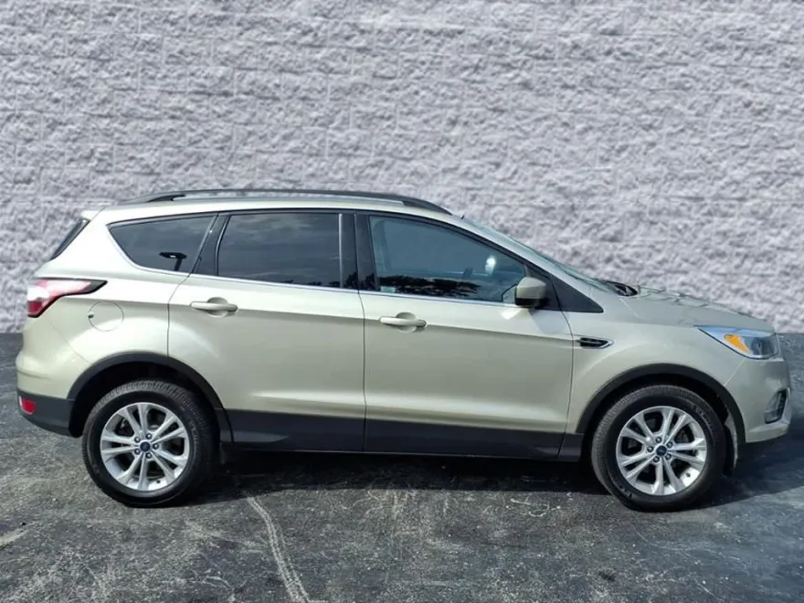 2018 Ford Escape SE photo 1
