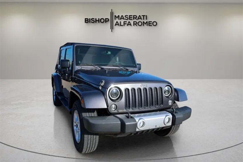 2014 Jeep Wrangler Unlimited Sahara photo 1