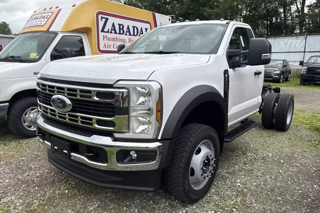 2025 Ford F-550 photo 1