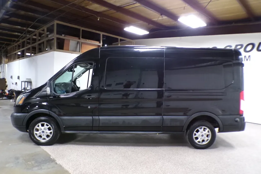 2015 Ford Transit XLT photo 1