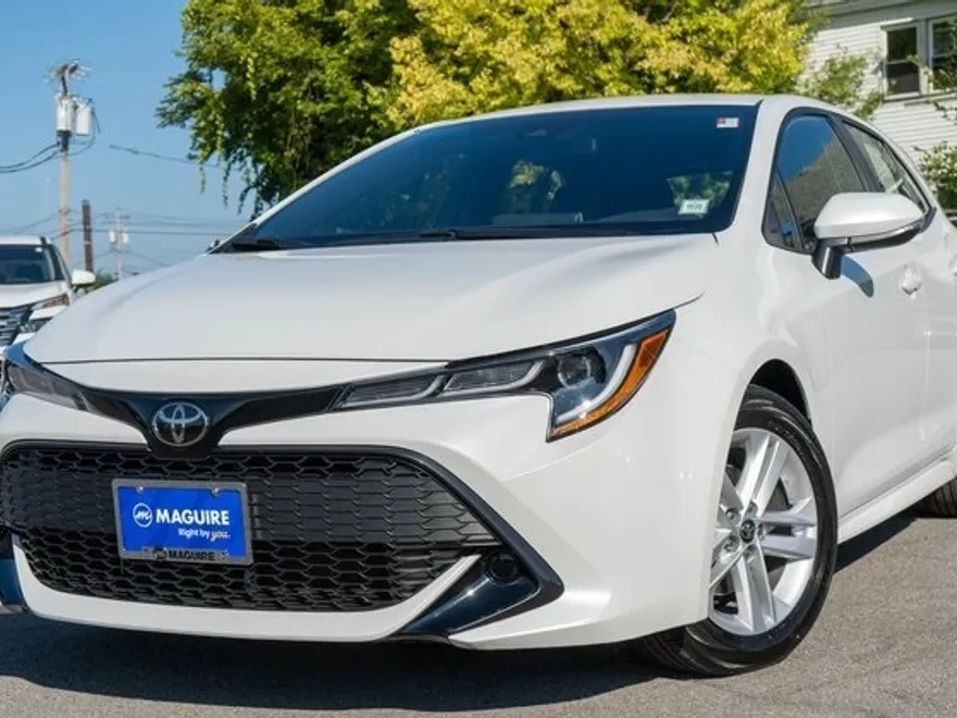 2022 Toyota Corolla SE photo 1