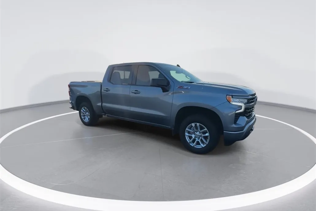 2023 Chevrolet Silverado 1500 RST photo 1