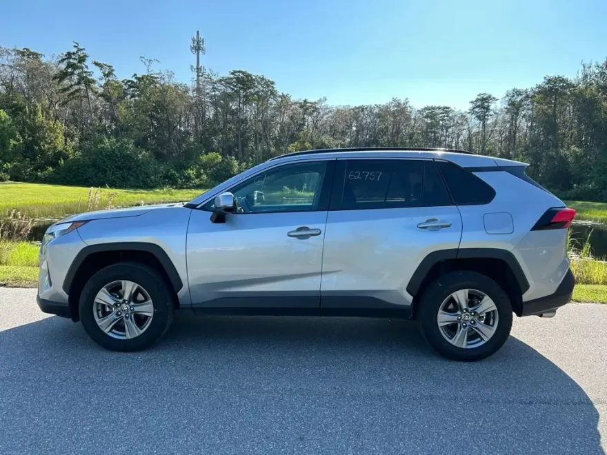 2024 Toyota RAV4 XLE photo 1