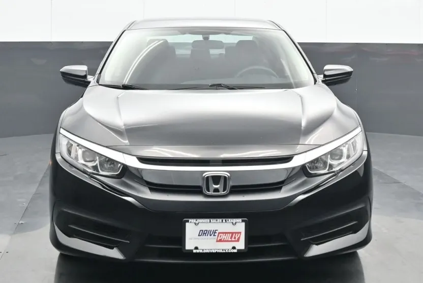 2018 Honda Civic LX photo 1