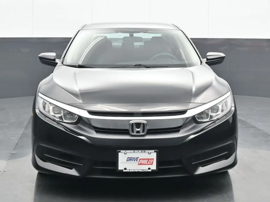 2018 Honda Civic LX photo 1