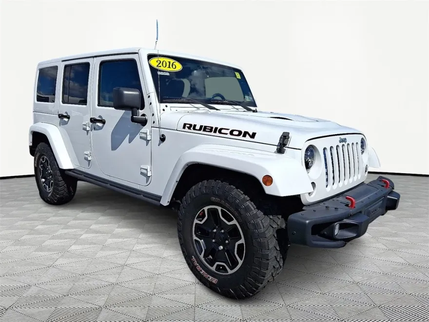 2016 Jeep Wrangler Unlimited Rubicon photo 1