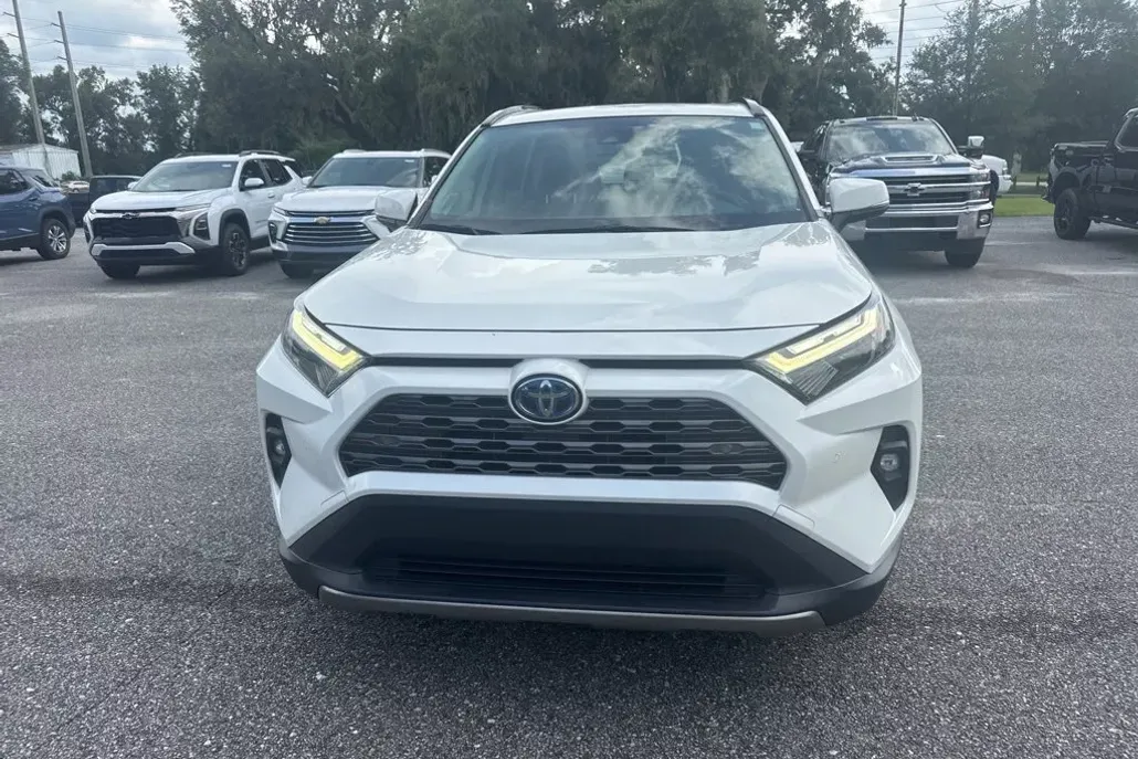 2022 Toyota RAV4 Hybrid Limited photo 1