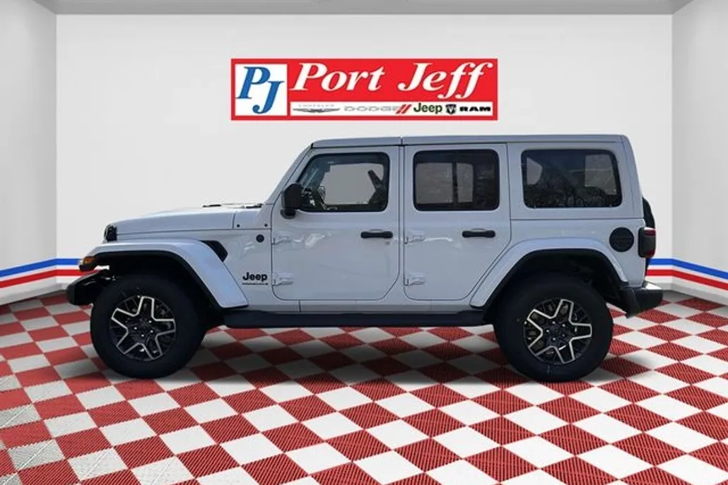 2025 Jeep Wrangler Sahara photo 1
