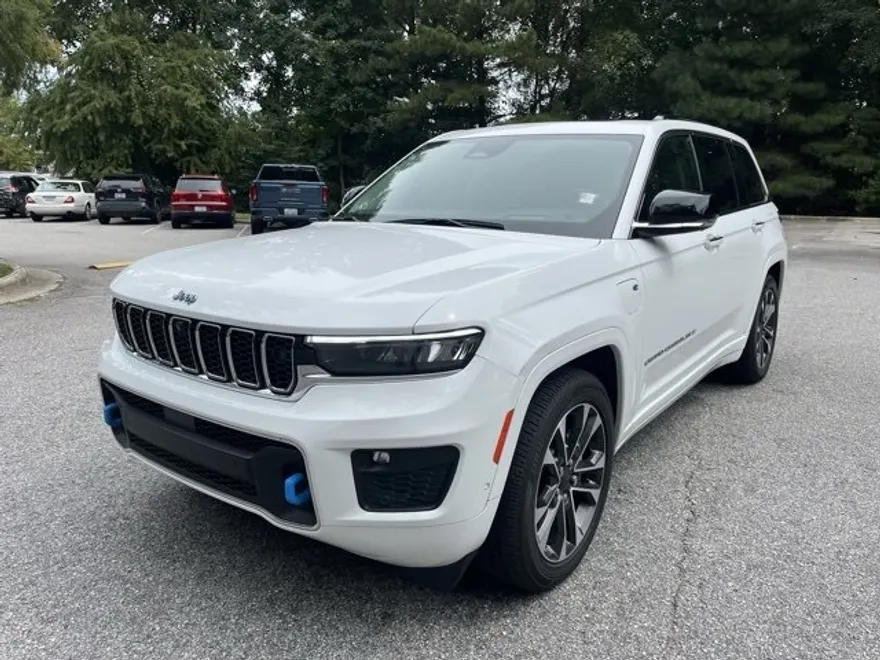 2022 Jeep Cherokee Overland 4xe photo 1
