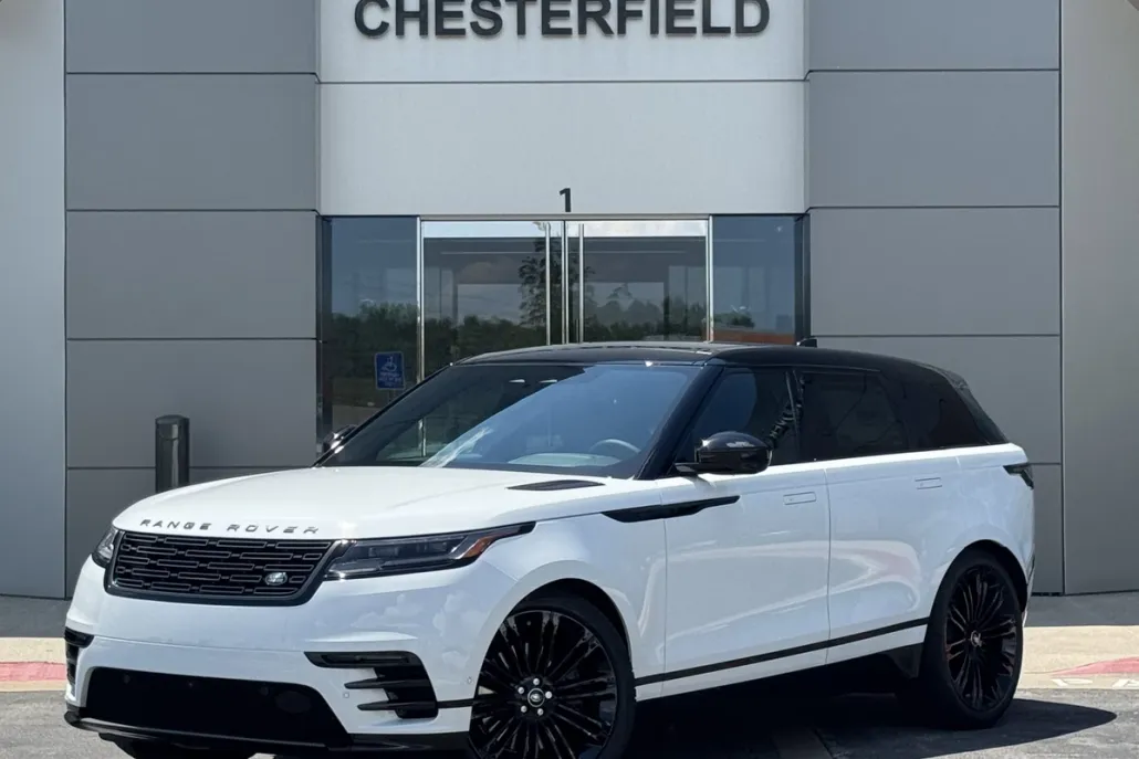 2026 Land Rover Range Rover Velar SE photo 1