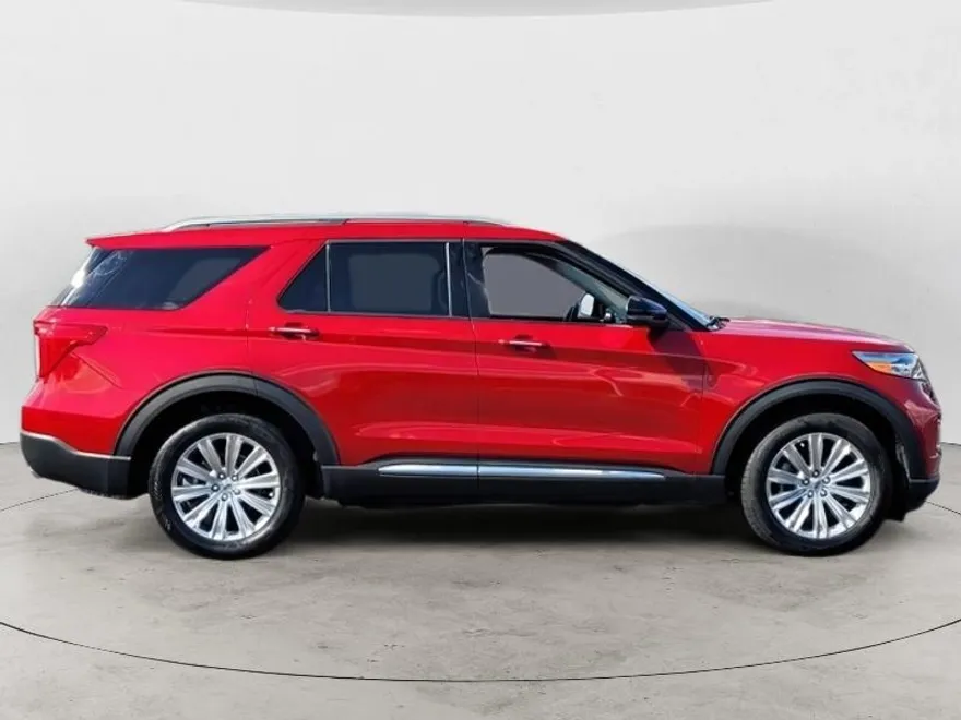 2022 Ford Explorer Limited photo 1