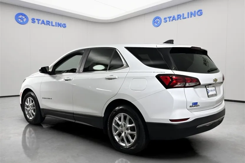 2023 Chevrolet Equinox LT photo 1