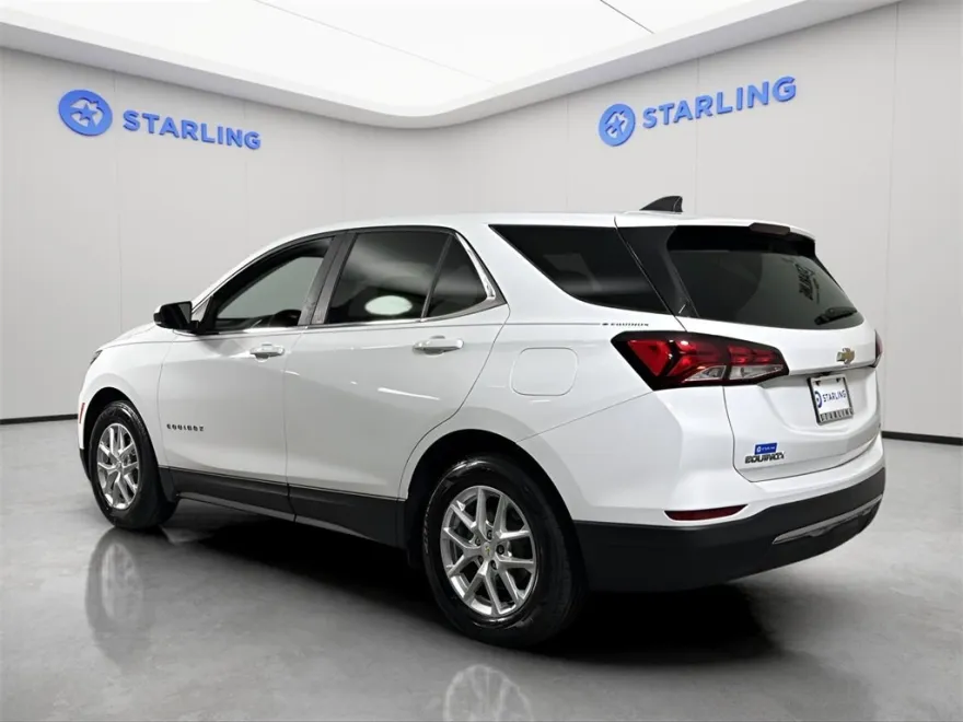 2023 Chevrolet Equinox LT photo 1