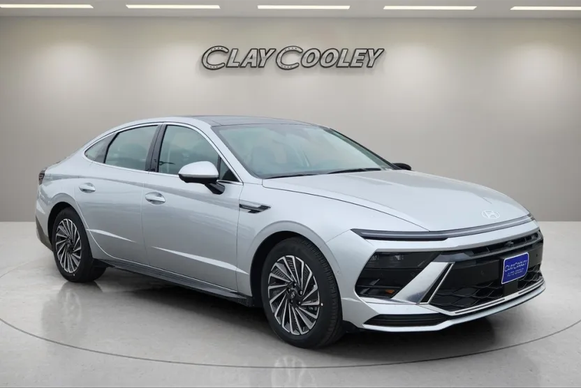2025 Hyundai Sonata Hybrid Limited photo 1