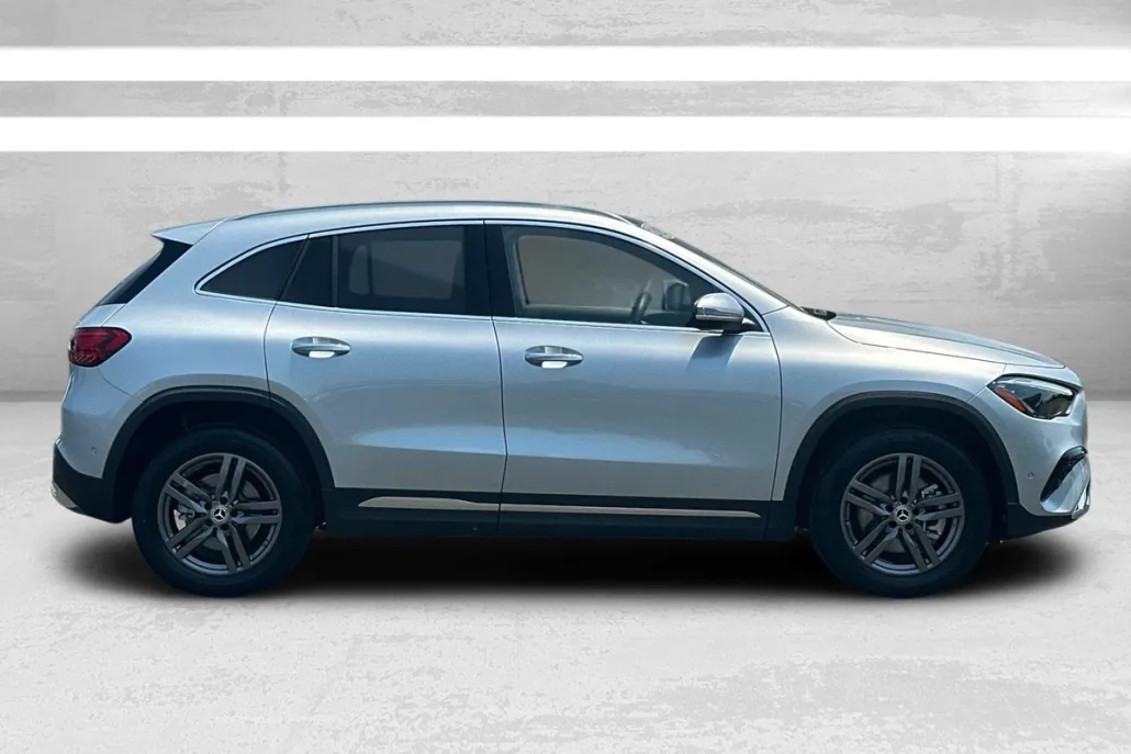 2025 Mercedes Benz GLA 250 4MATIC photo 1