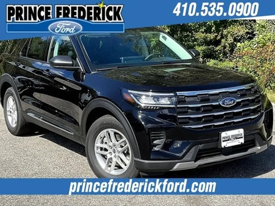 2025 Ford Explorer photo 1
