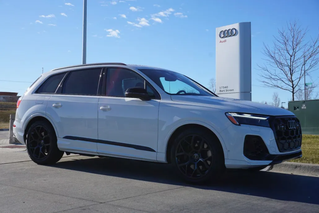 2025 Audi SQ7 Premium Plus photo 1