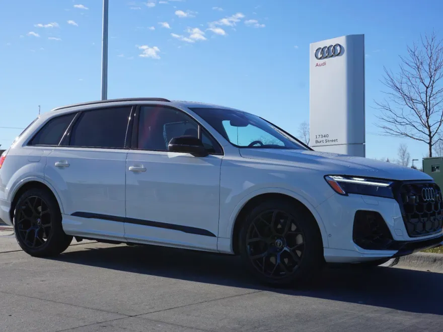 2025 Audi SQ7 Premium Plus photo 1