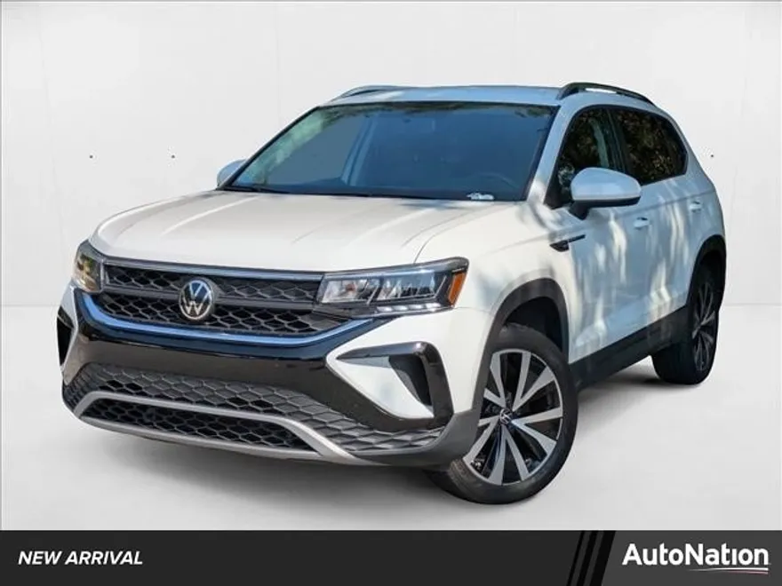 2022 Volkswagen Taos SE photo 1