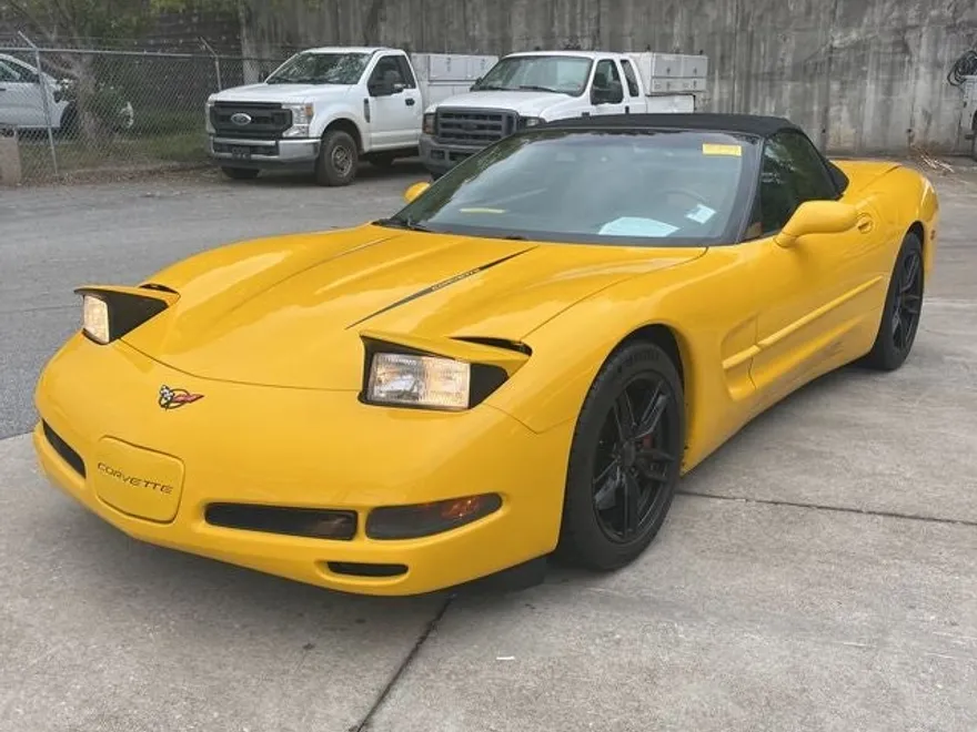 2004 Chevrolet Corvette Base photo 1