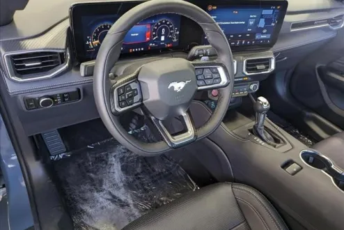 2025 Ford Mustang GT Premium photo 3