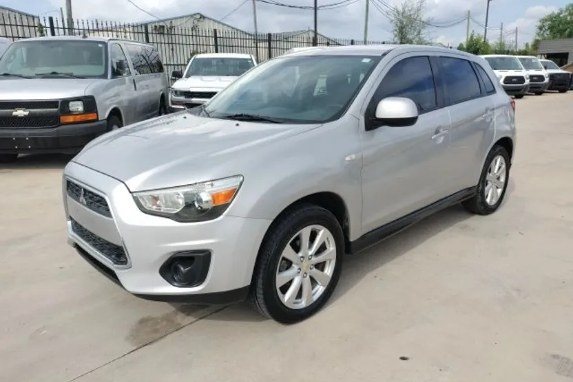 2015 Mitsubishi Outlander Sport ES photo 1