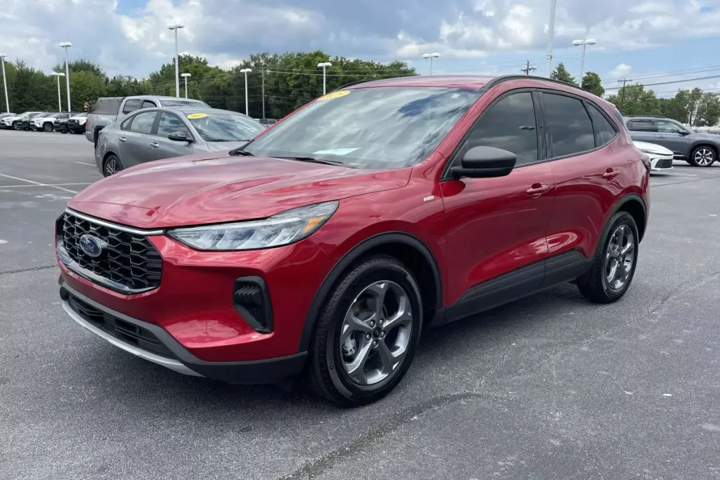 2025 Ford Escape ST-Line photo 1