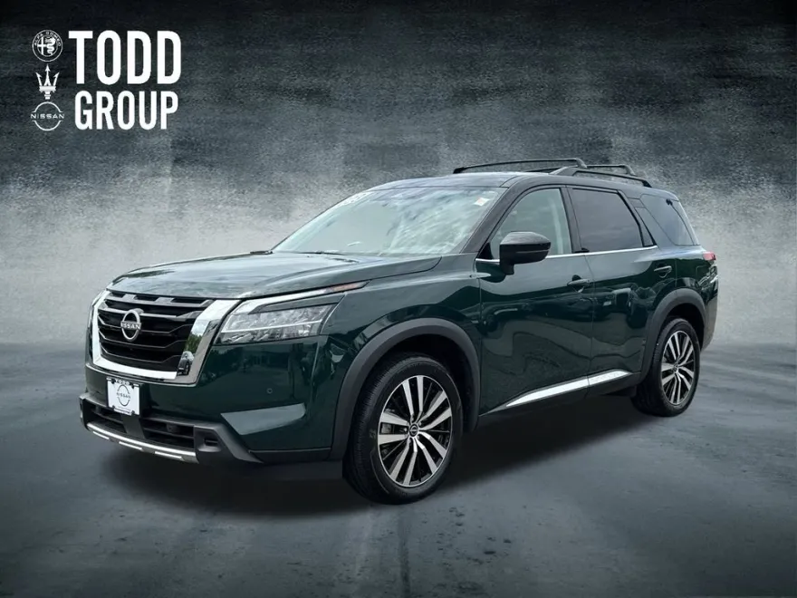 2023 Nissan Pathfinder Platinum photo 1