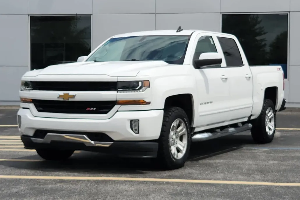 2018 Chevrolet Silverado 1500 LT photo 1