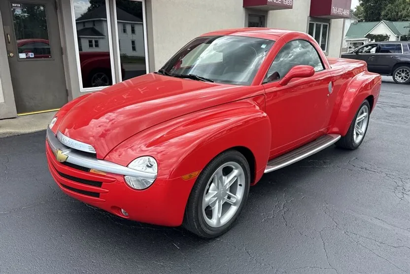 2004 Chevrolet SSR photo 1