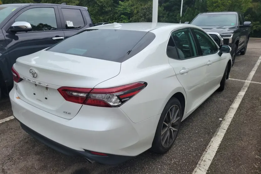 2023 Toyota Camry XLE photo 1