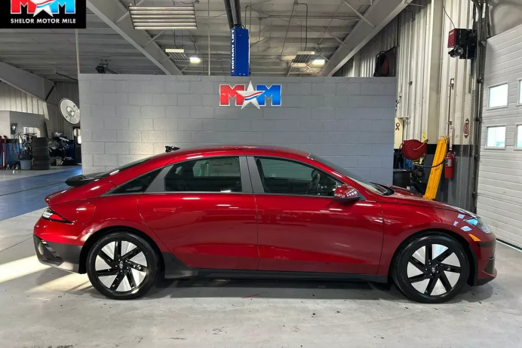 2025 Hyundai Ioniq 6 SE photo 1