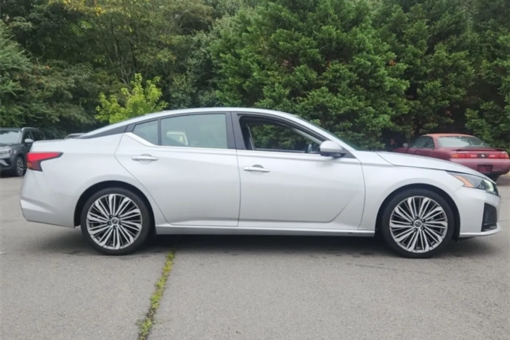 2023 Chevrolet Malibu 2.5 SL photo 1