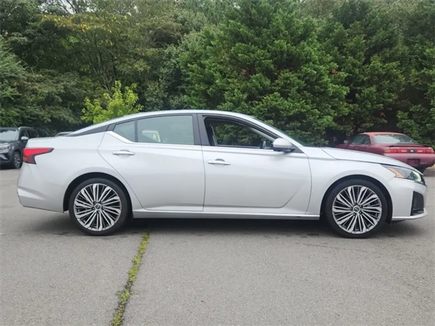 2023 Chevrolet Malibu 2.5 SL photo 1