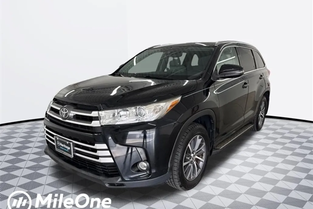 2019 Toyota Highlander XLE photo 1