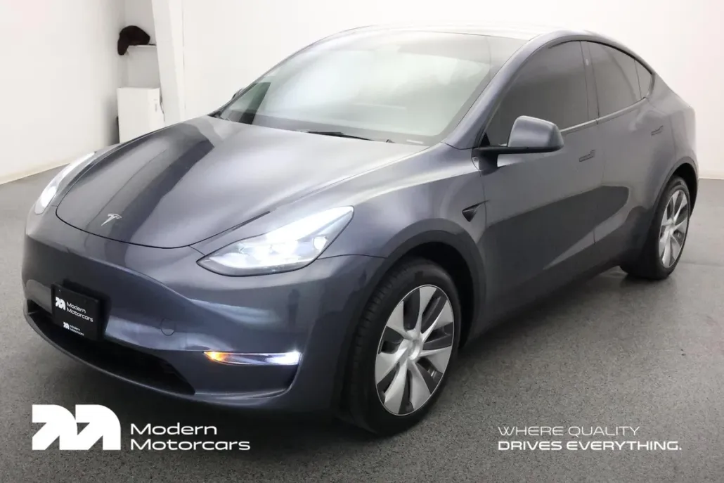 2023 Tesla Model Y Long Range photo 1