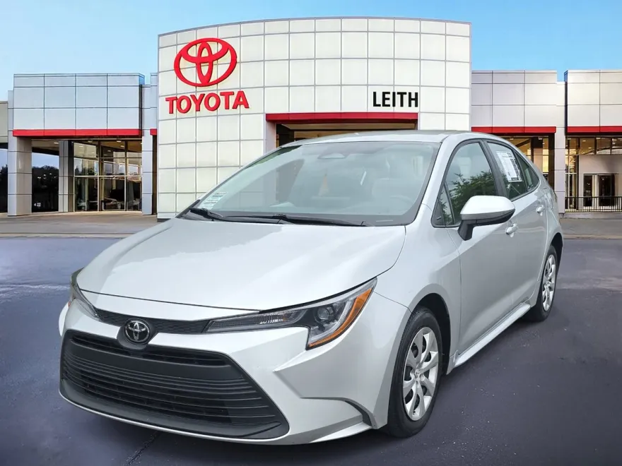 2025 Toyota Corolla LE photo 1