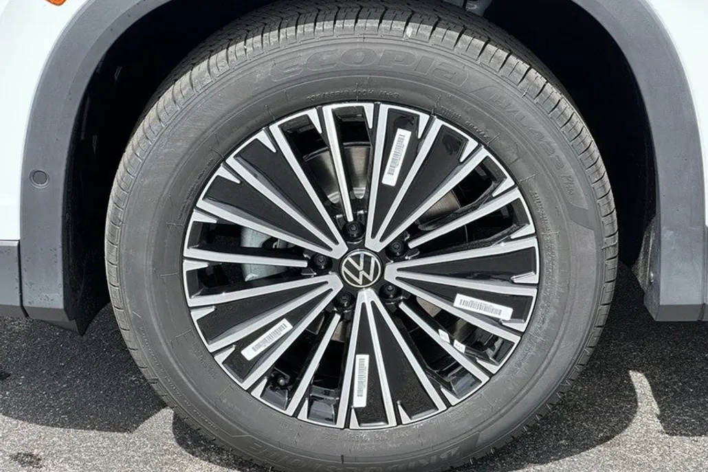 2025 Volkswagen Tiguan S photo 1