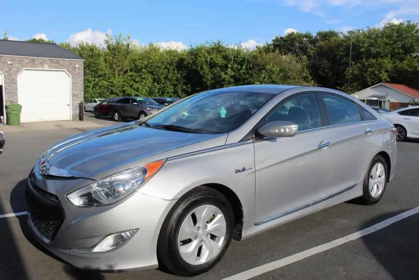 2014 Hyundai Sonata Hybrid photo 1