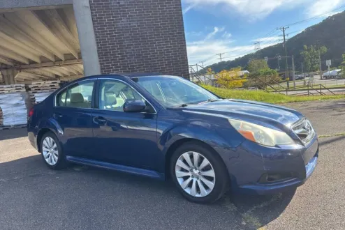 2011 Subaru Legacy 3.6R Limited photo 2