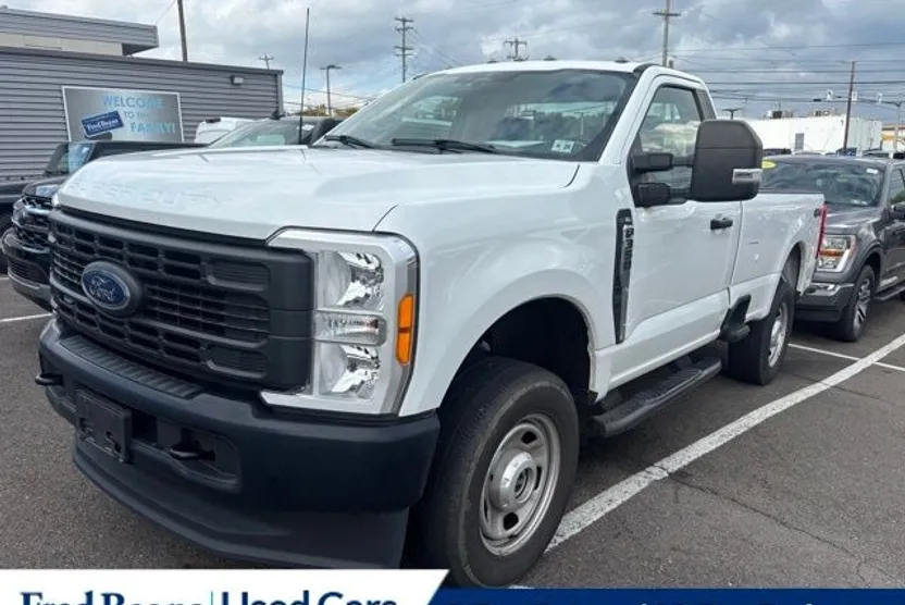 2023 Ford F-350 photo 1