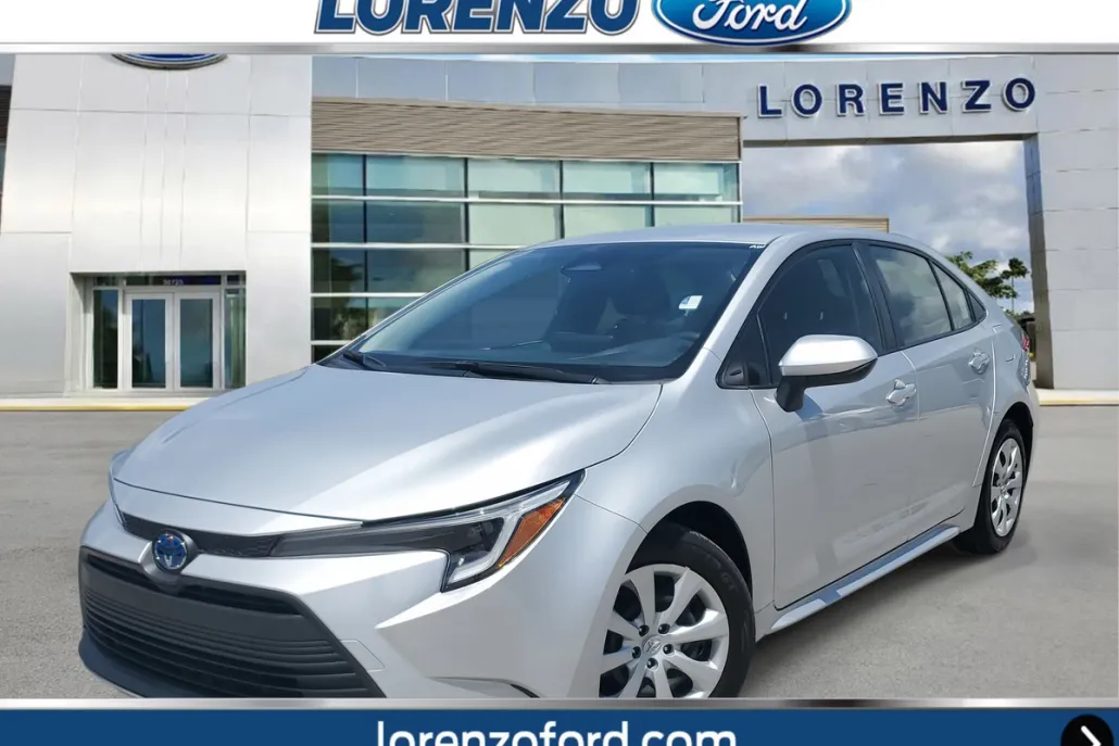 2023 Toyota Corolla Hybrid LE photo 1