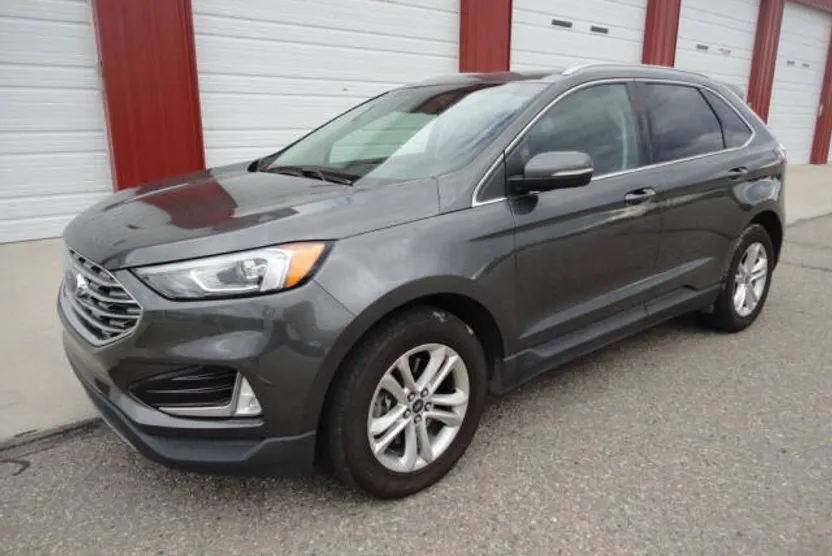 2019 Ford Edge SEL photo 1