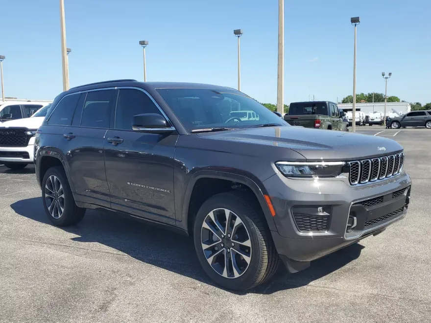 2025 Jeep Grand Cherokee Overland photo 1