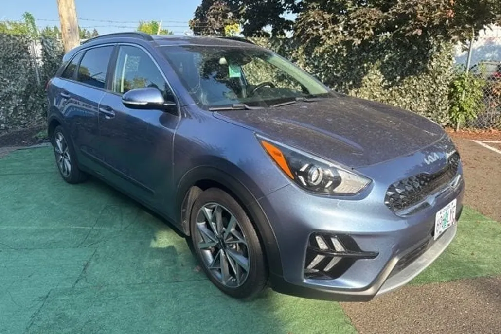 2022 Kia Niro Touring Special Edition photo 1