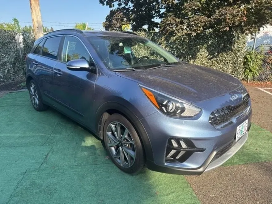 2022 Kia Niro Touring Special Edition photo 1