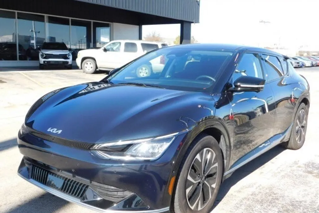 2023 Kia EV6 Wind photo 1
