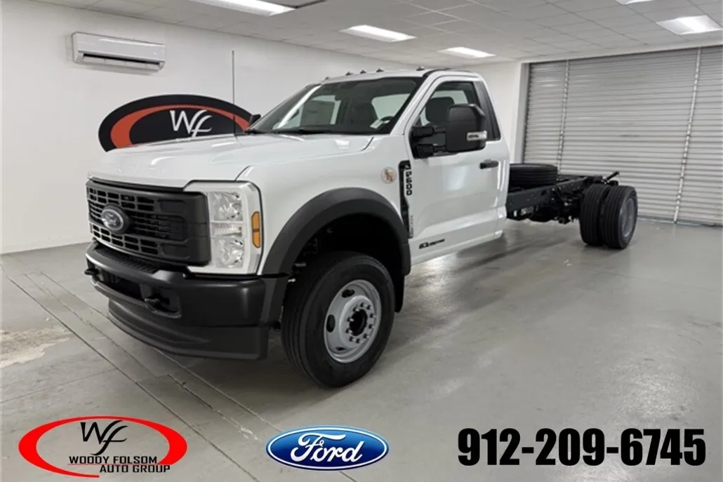 2025 Ford F-600 photo 1